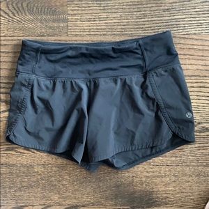 Lululemon Run Times short size 4